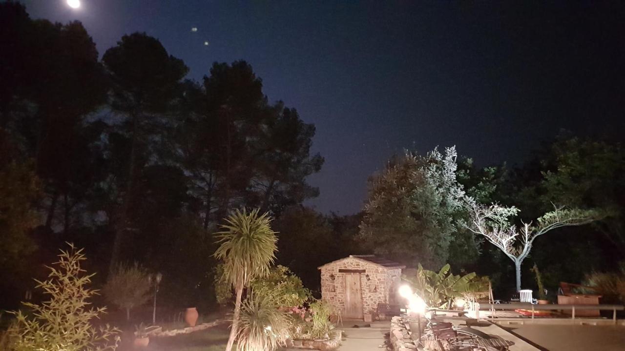 Bed and Breakfast Le Jardin Des Selves Draguignan Esterno foto